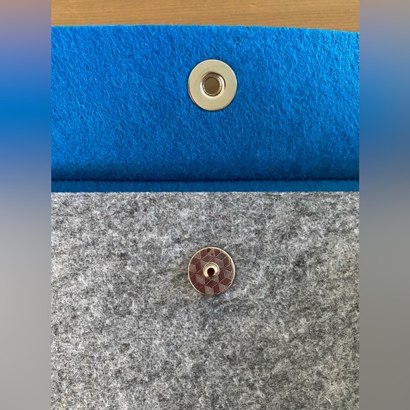 Port Authority felt tablet sleeve - Picture 2 of 3